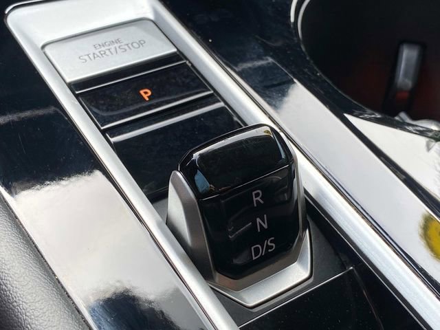 Used 2024 Volkswagen Atlas SEL Premium R-Line image 29