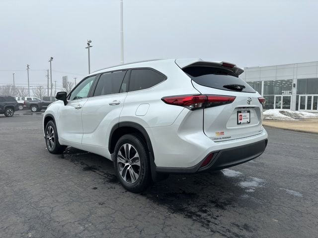Certified 2022 Toyota Highlander XLE image 5