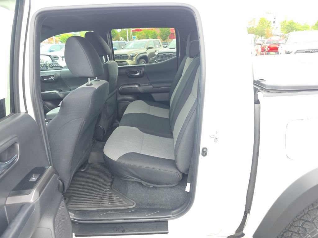 Used 2023 Toyota Tacoma TRD Off-Road w/ Technology Package AWD/4WD image 12