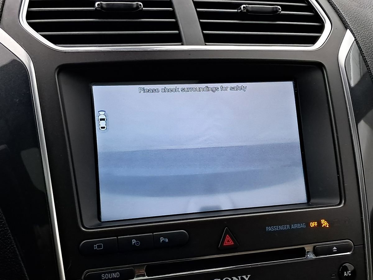 Used 2017 Ford Explorer Limited w/ Equipment Group 301A FWD image 19