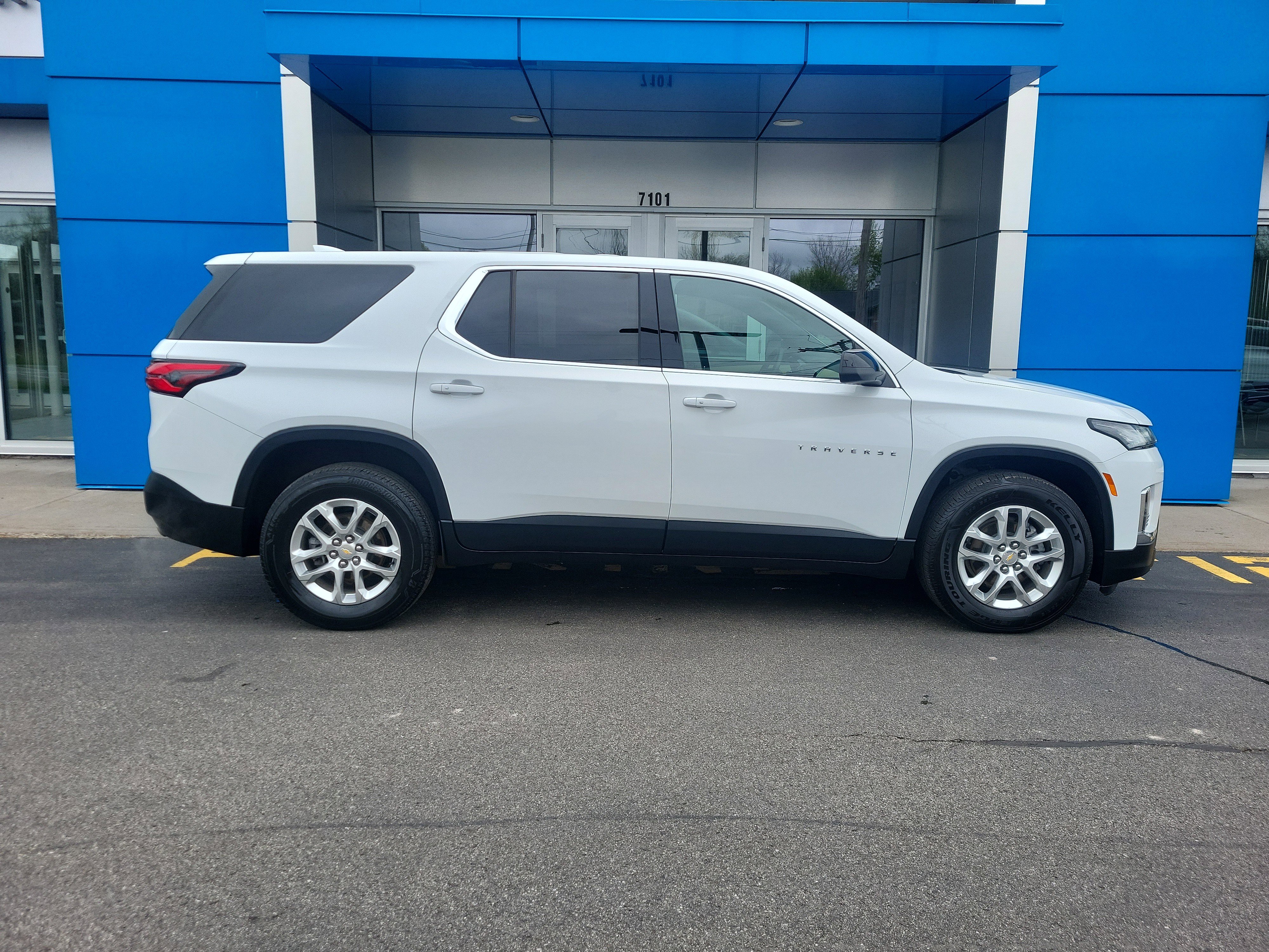 Certified 2022 Chevrolet Traverse LS image 16