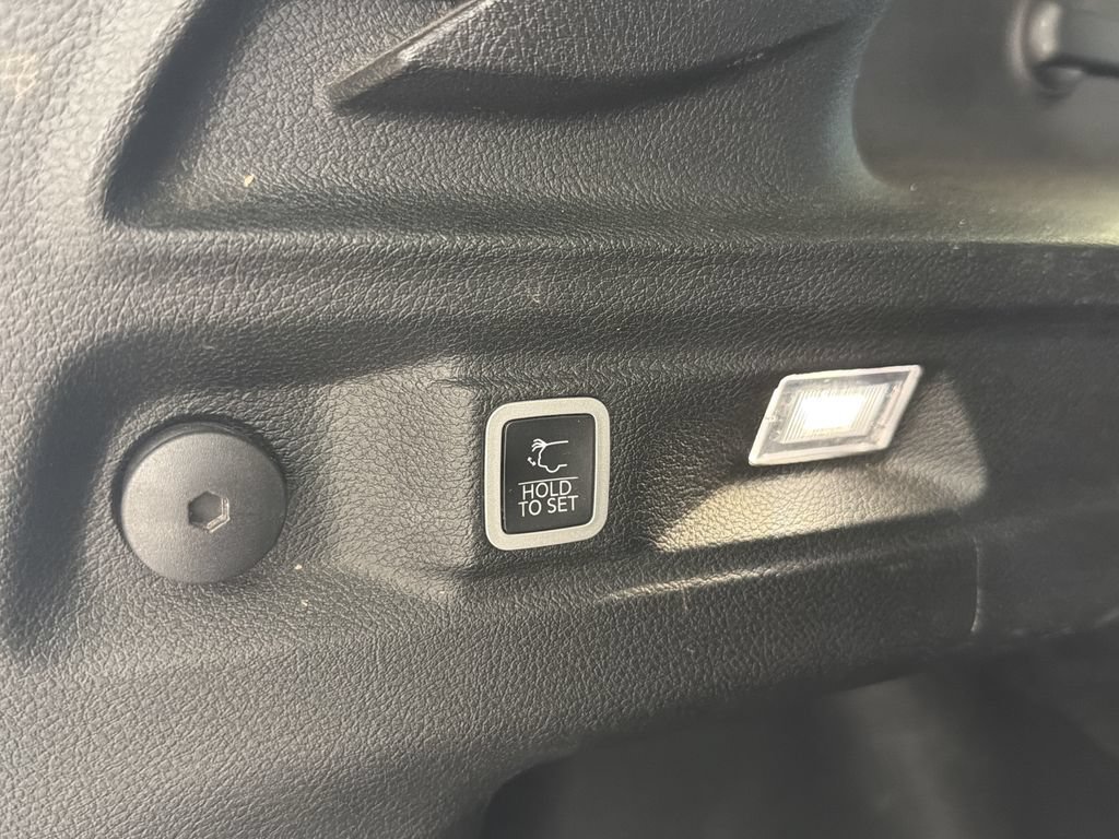 Used 2022 Jeep Grand Cherokee L Laredo AWD/4WD image 19