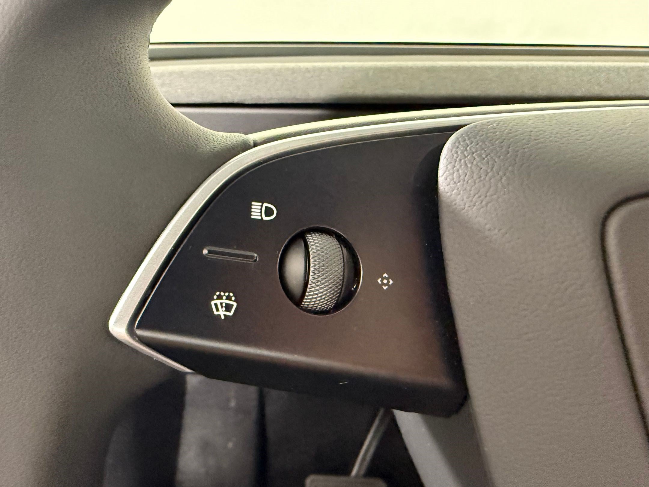 Used 2026 Tesla Model Y 2WD image 17