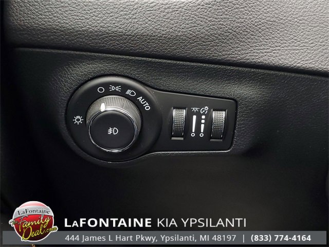 Used 2018 Jeep Compass Limited w/ Navigation Group image 16