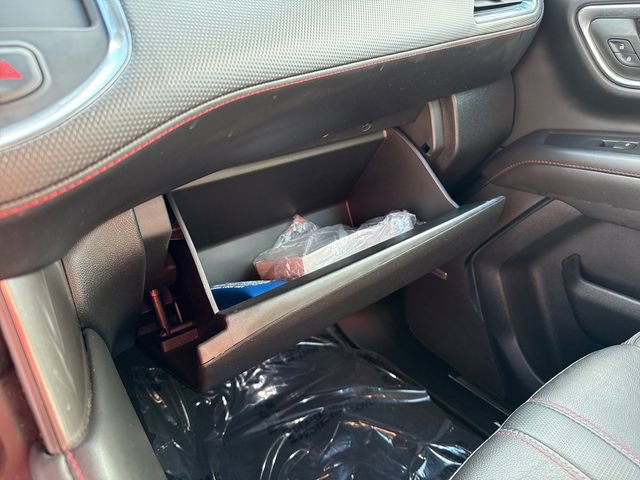 Used 2022 Chevrolet Suburban RST w/ Sport Performance Package image 25