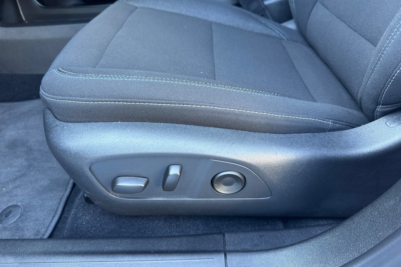 Used 2026 Chevrolet Equinox EV LT w/ Comfort Package AWD/4WD image 14