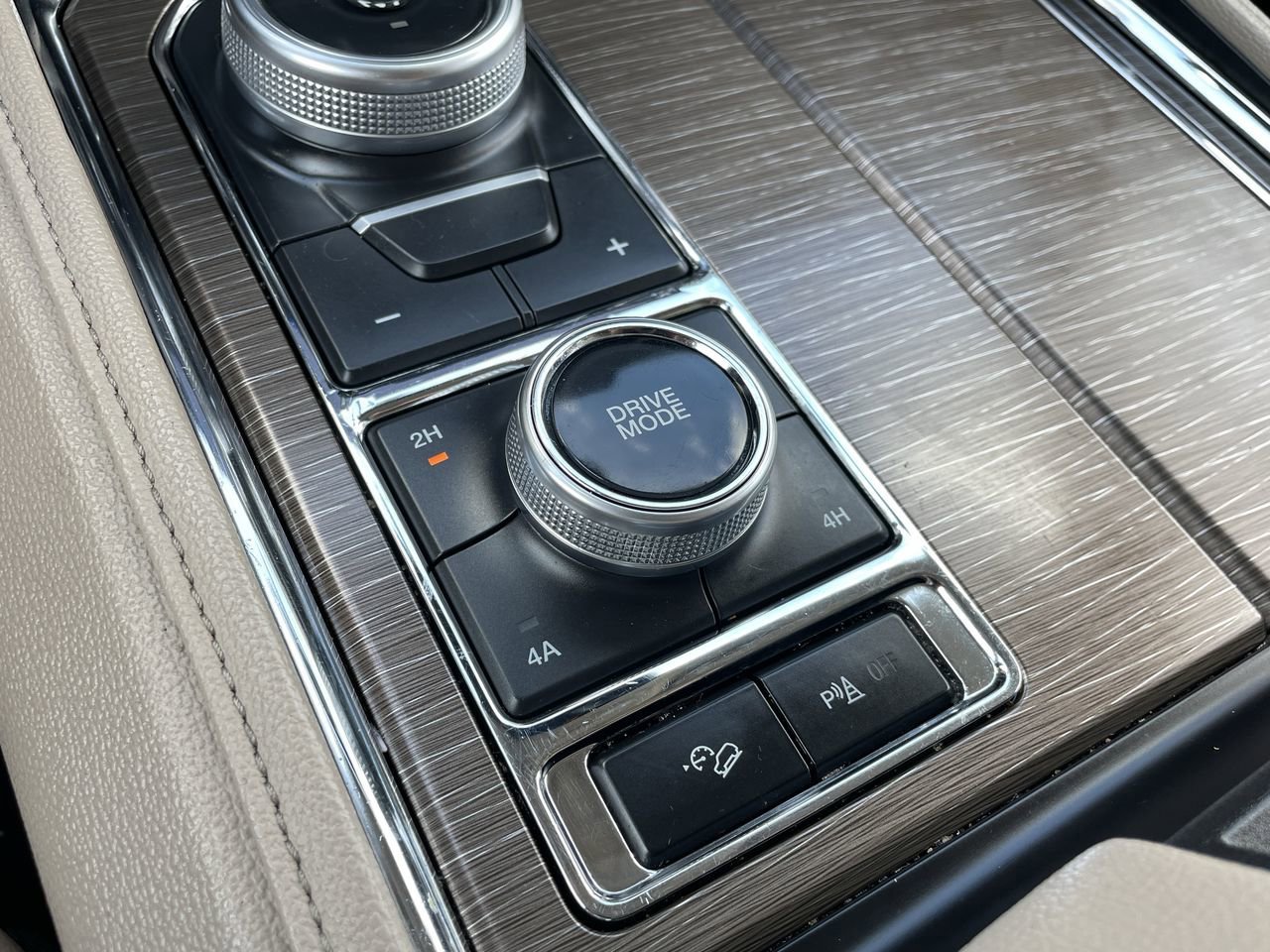 Used 2024 Ford Expedition Max Limited image 28
