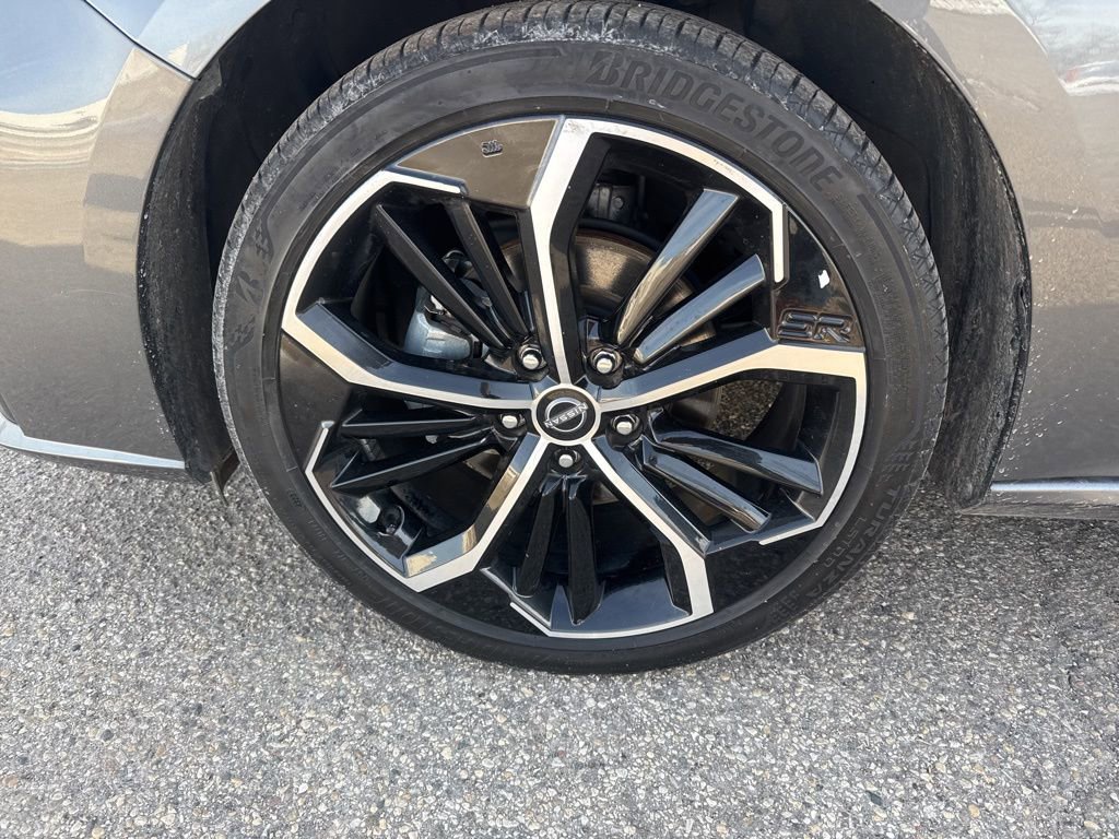 Used 2024 Nissan Altima 2.5 SR FWD image 16