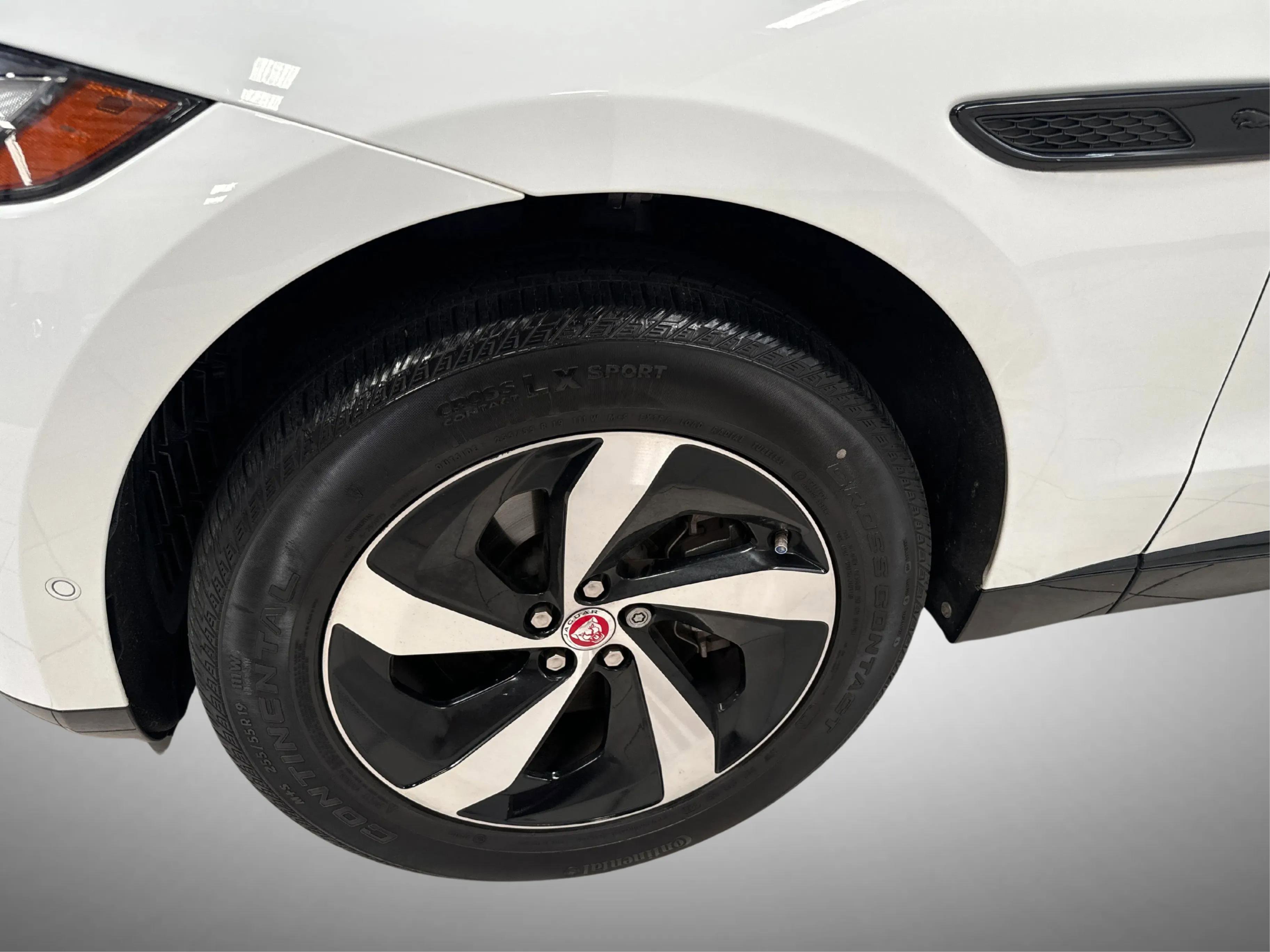 Used 2021 Jaguar F-PACE S AWD/4WD image 4