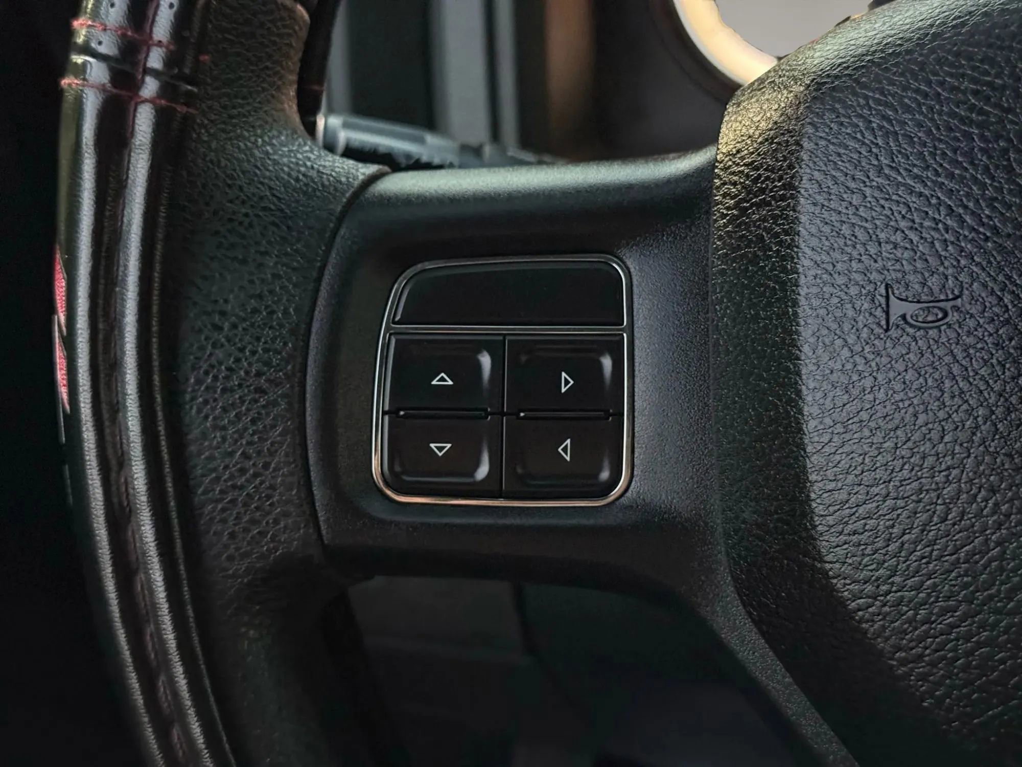 Used 2017 RAM 1500 Express AWD/4WD image 32