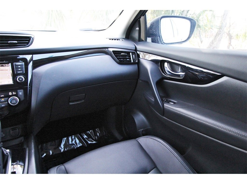 Certified 2022 Nissan Rogue Sport SL image 10