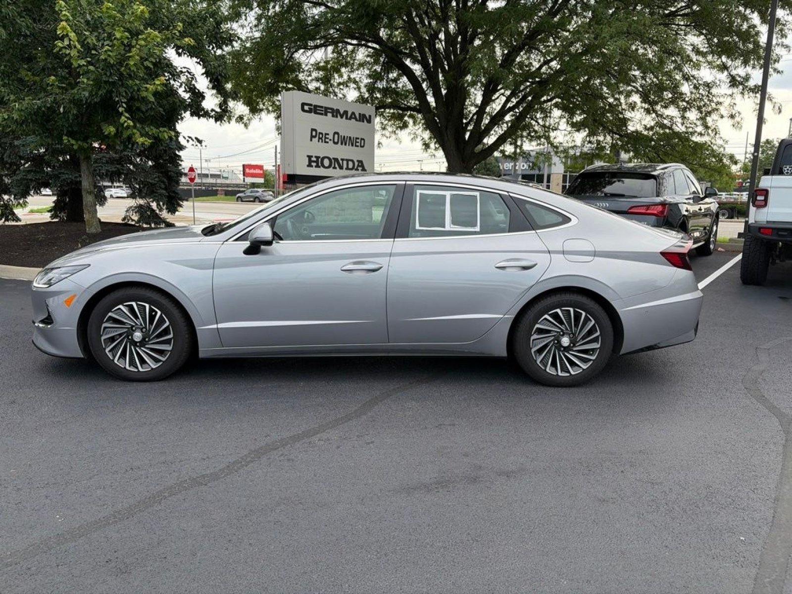 Used 2023 Hyundai Sonata Limited FWD image 9