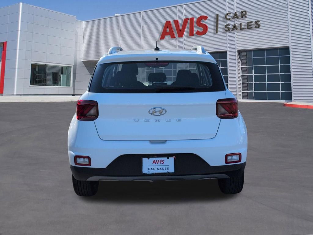 Used 2025 Hyundai Venue SEL FWD image 7