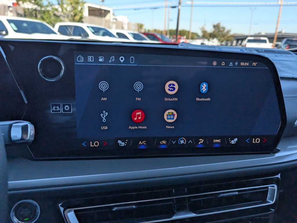 New 2027 Chevrolet Traverse LT w/ Driver Confidence Package FWD image 19