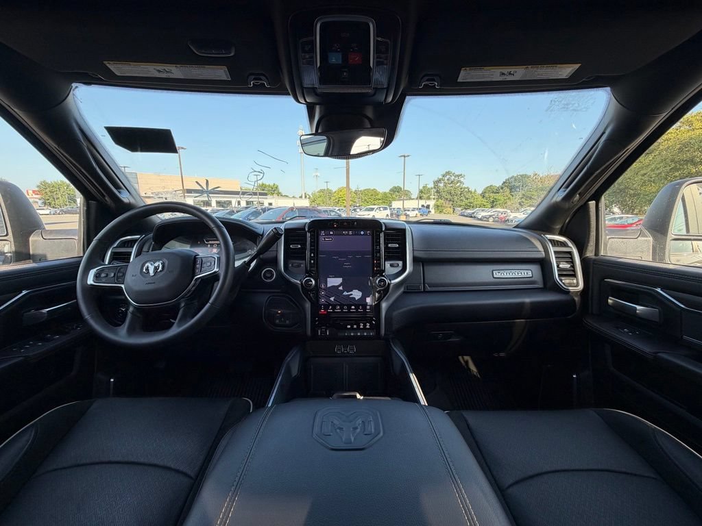 Used 2025 RAM 3500 Laramie AWD/4WD image 33