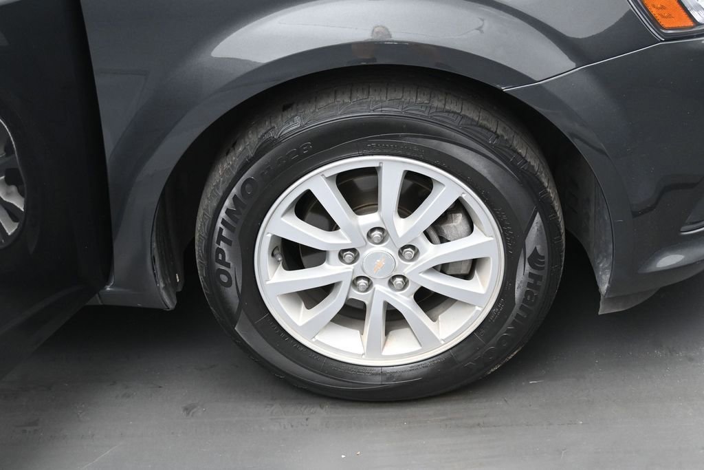 Used 2020 Chevrolet Sonic LT w/ Convenience Package FWD image 36