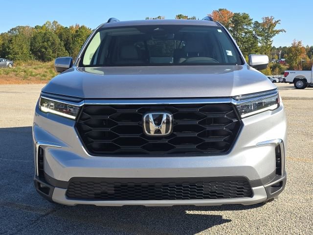 Used 2024 Honda Pilot Touring image 8