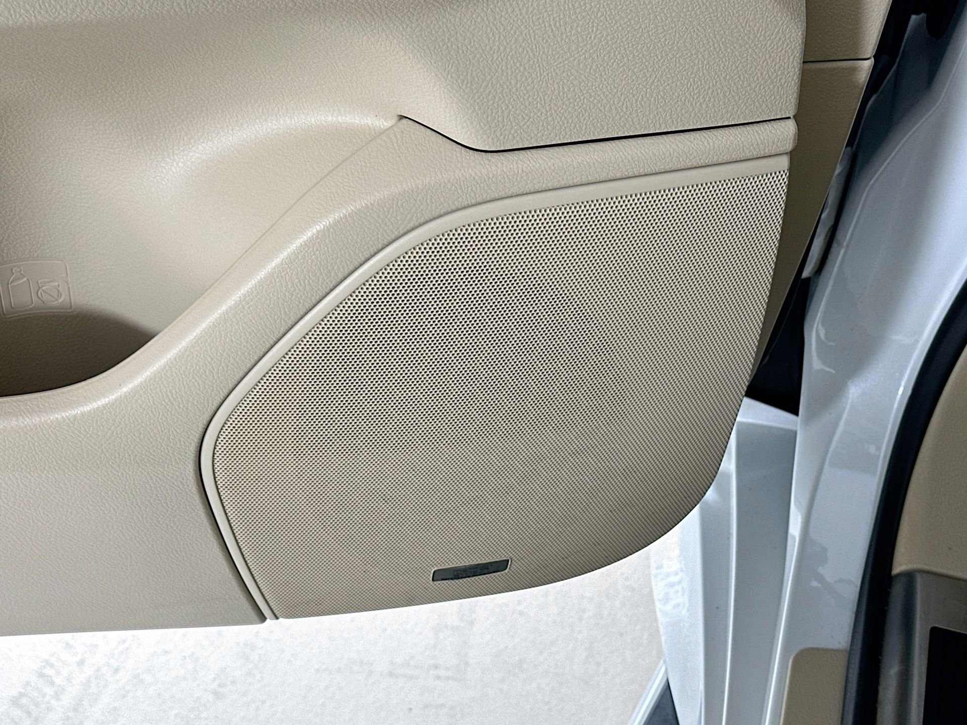 Used 2018 Lexus LX 570 4WD w/ Luxury Package image 20