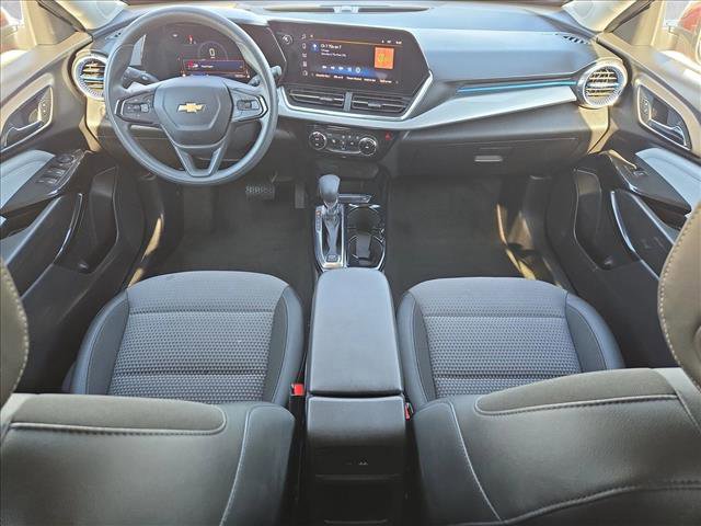 Certified 2025 Chevrolet Trax LT image 17