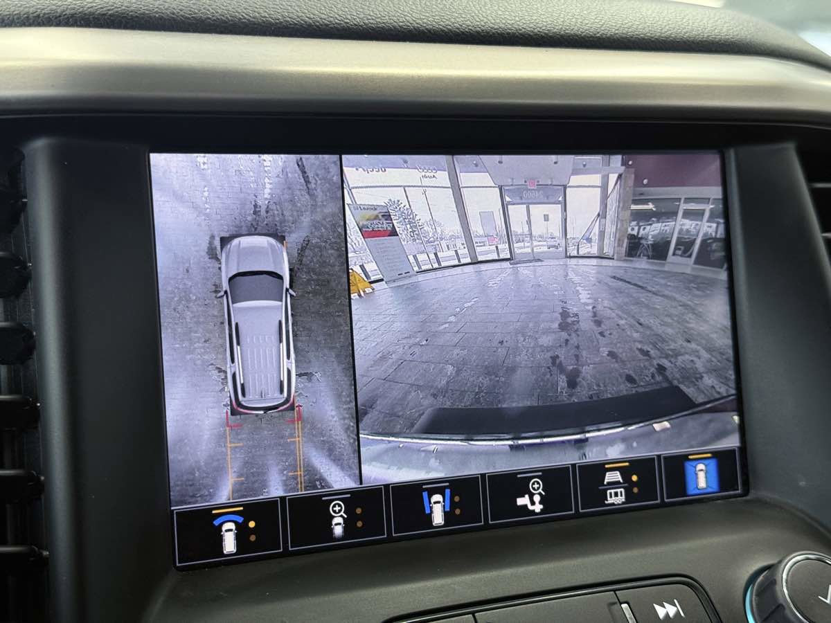 Used 2023 GMC Acadia Denali w/ Denali Ultimate Package AWD/4WD image 63