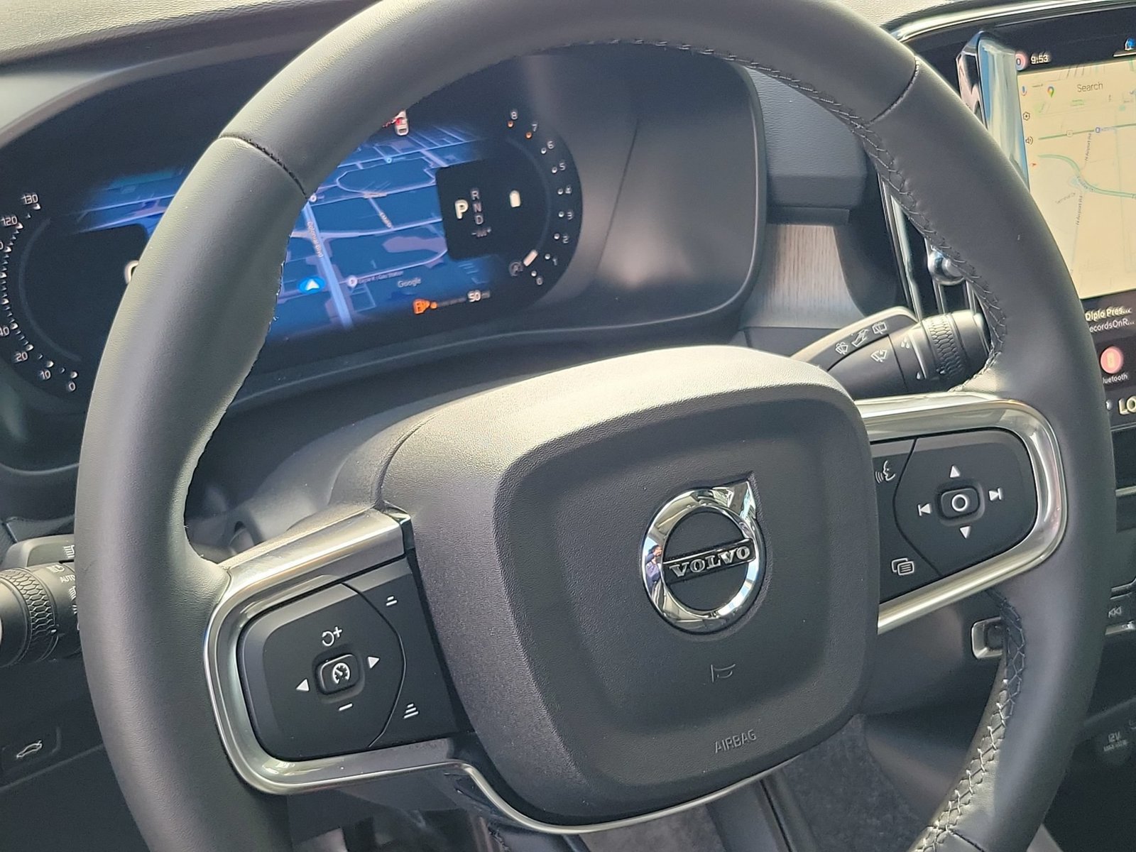 New 2026 Volvo XC40 B5 Plus w/ Climate Package AWD/4WD image 7
