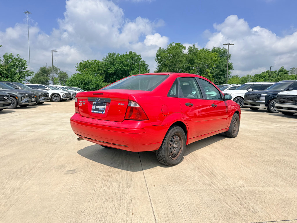 Used 2006 Ford Focus ZX4 Sedan FWD image 5