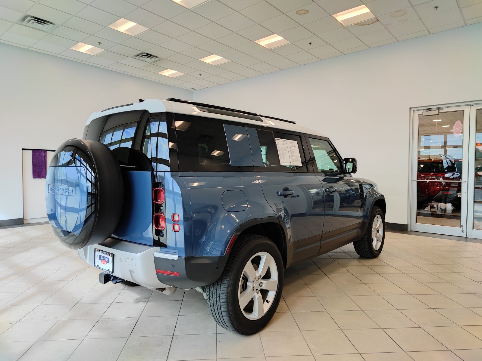 Used 2025 Land Rover Defender 110 S AWD/4WD image 2