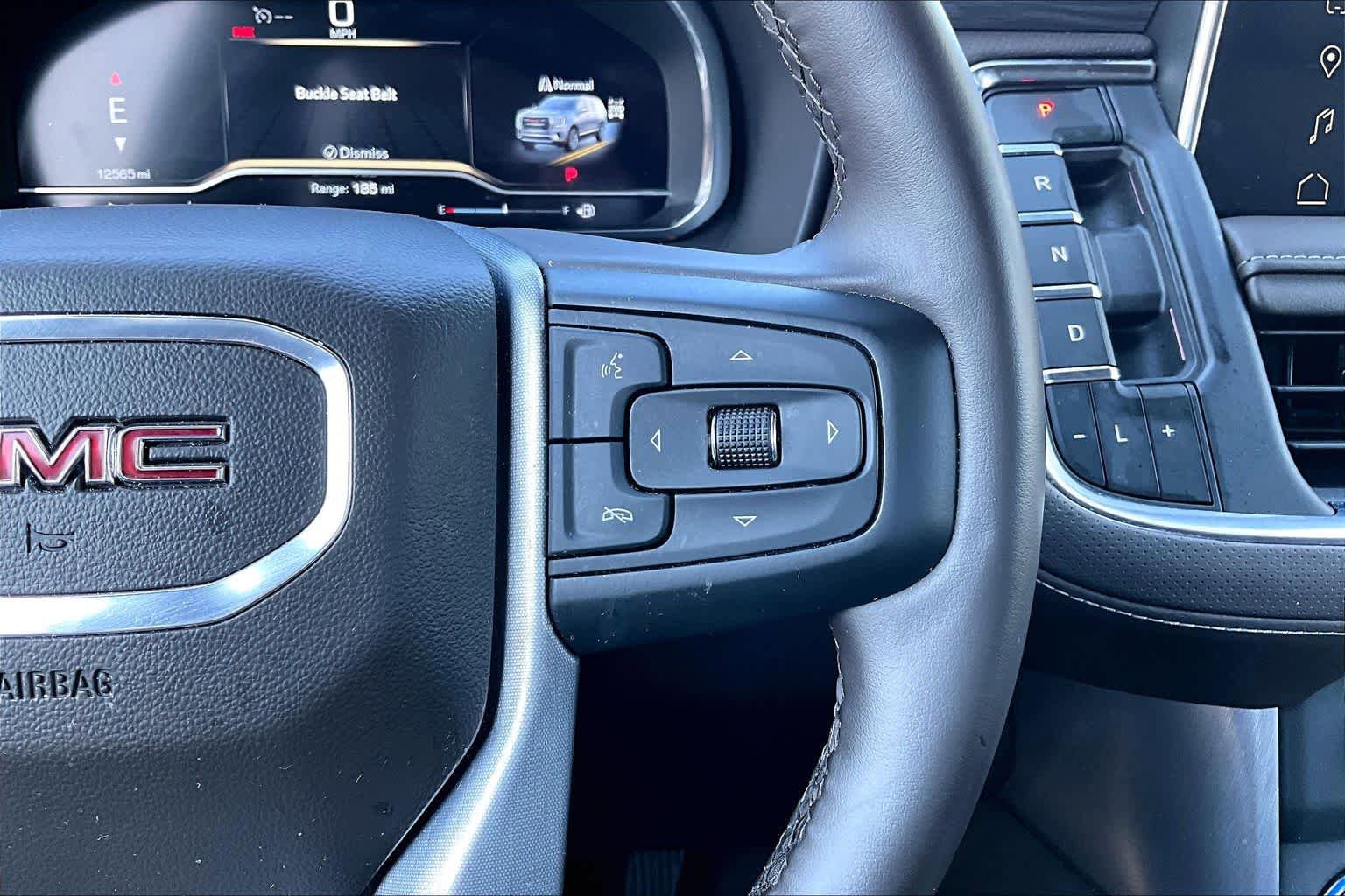 Used 2024 GMC Yukon SLT w/ SLT Luxury Package AWD/4WD image 23