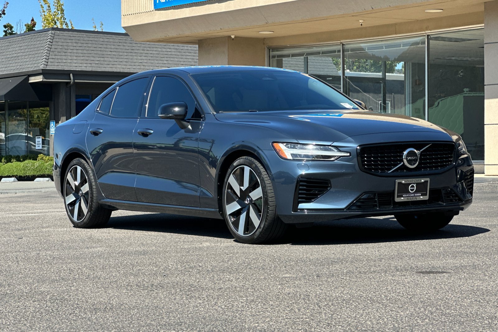 Certified 2024 Volvo S60 T8 Ultimate w/ Climate Package AWD/4WD image 10