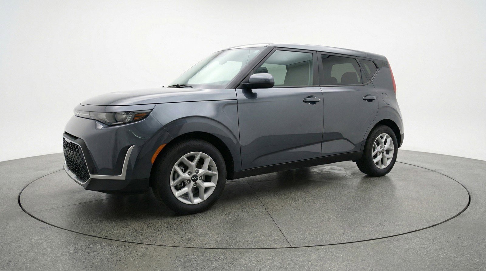 Used 2025 Kia Soul LX w/ LX Technology Package image 3