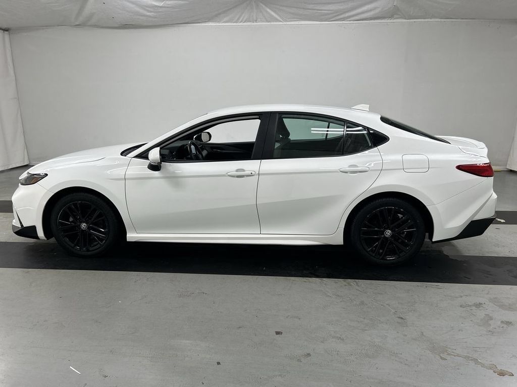 Used 2025 Toyota Camry SE w/ Convenience Package AWD/4WD image 6