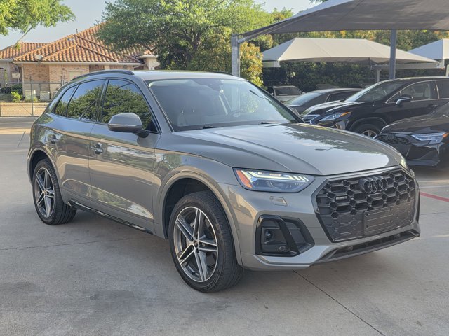 Used 2023 Audi Q5 e Prestige w/ Prestige Package image 3