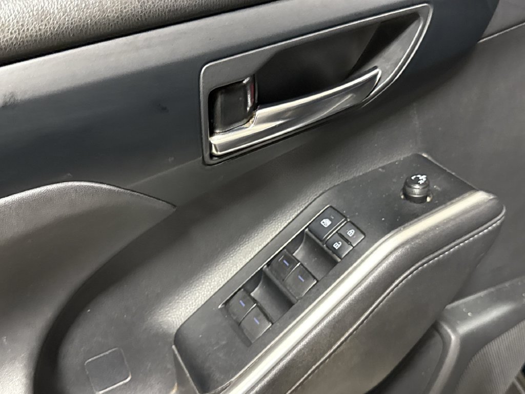 Used 2020 Toyota Highlander XLE AWD/4WD image 21