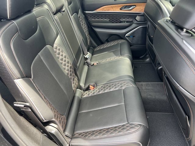 Used 2022 Jeep Grand Cherokee Summit AWD/4WD image 22