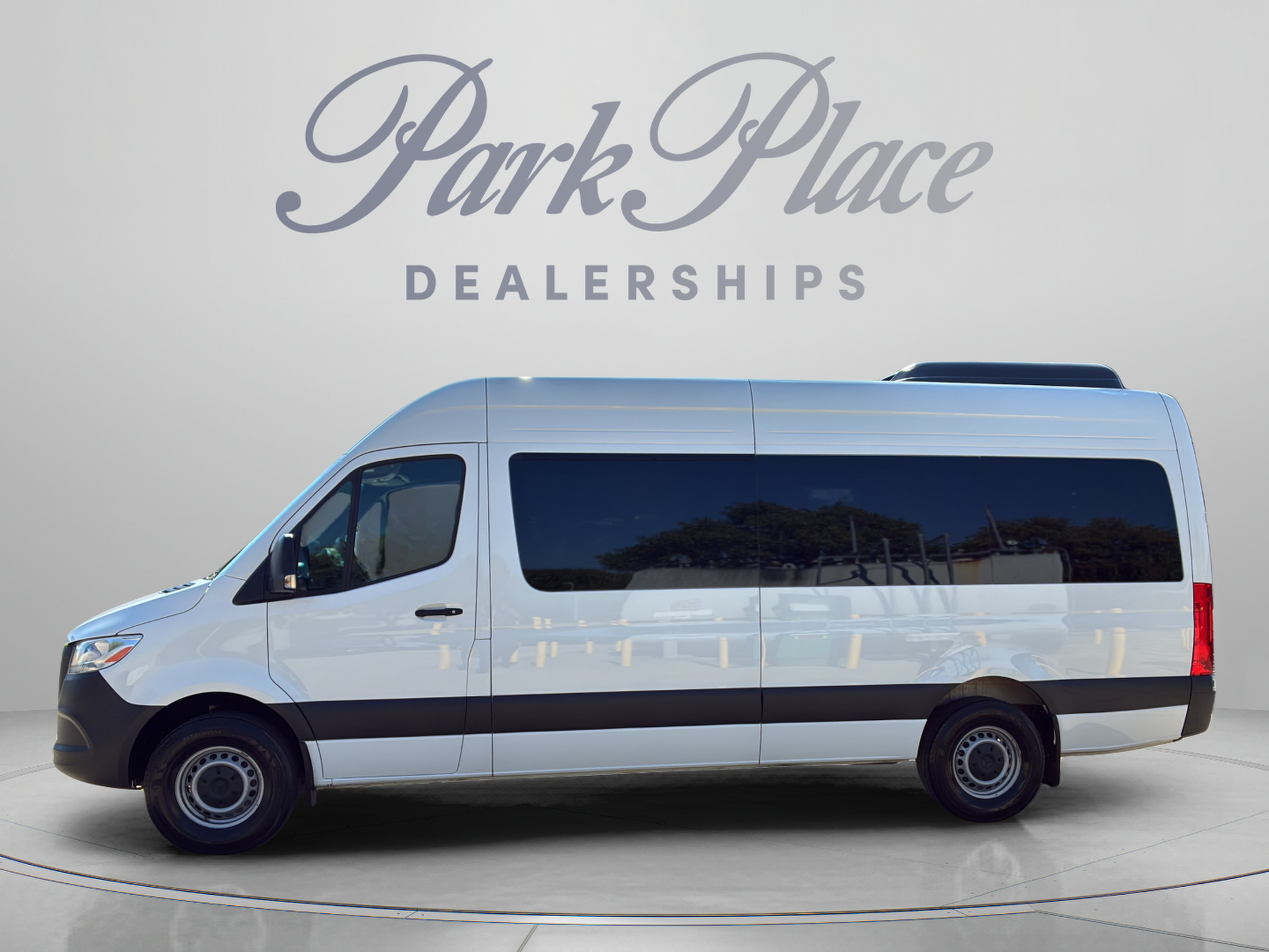 Used 2025 Mercedes-Benz Sprinter 2500 image 2