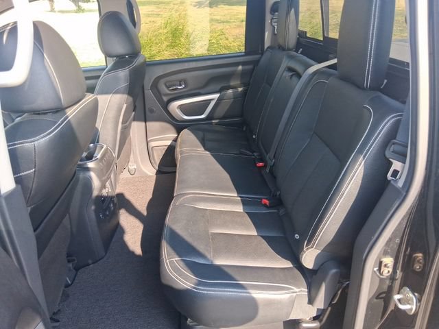Used 2019 Nissan Titan PRO-4X w/ Pro-4x Convenience Package AWD/4WD image 12