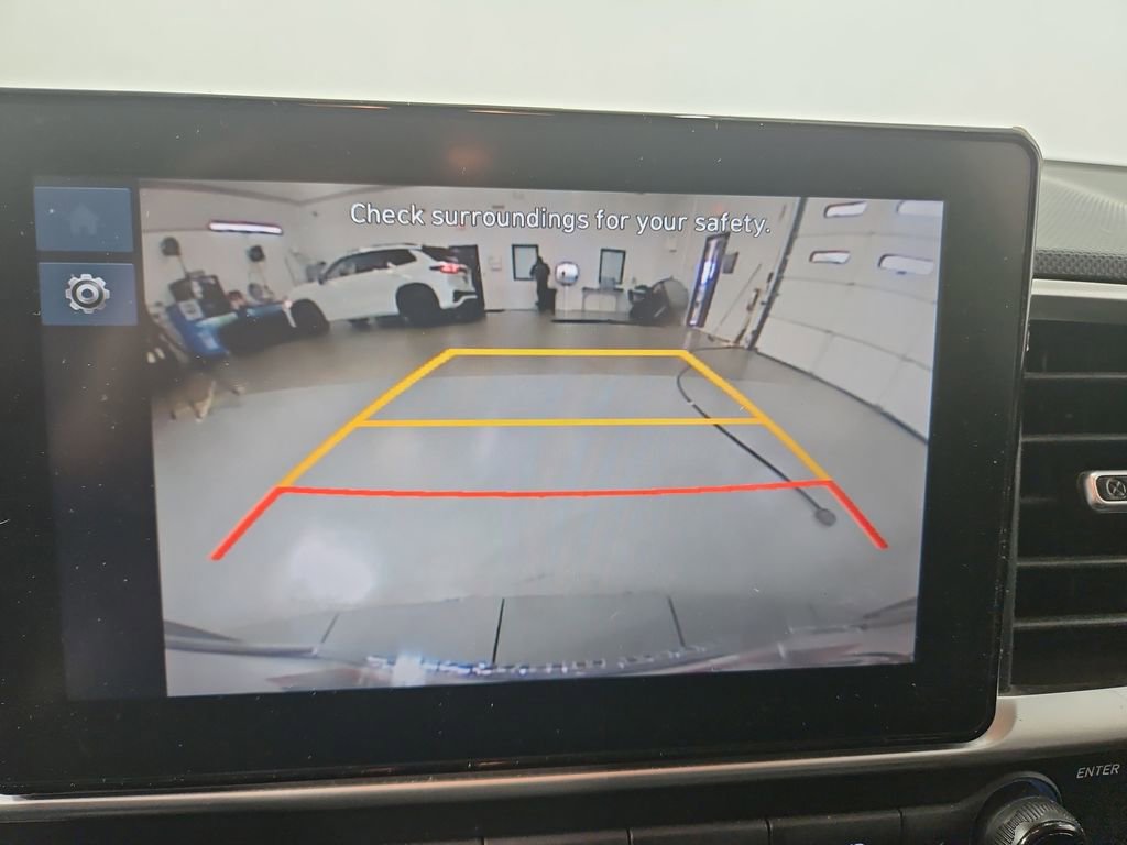 Used 2024 Hyundai Venue SEL image 20