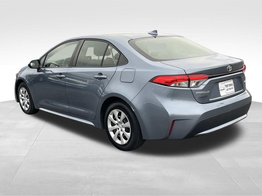 Used 2022 Toyota Corolla LE image 5