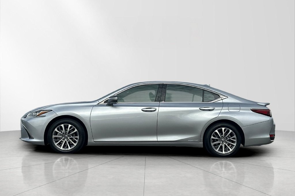 Certified 2022 Lexus ES 300h w/ Premium Package FWD image 3