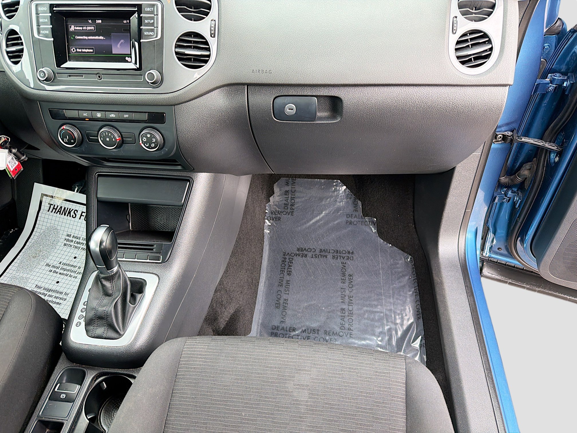 Used 2017 Volkswagen Tiguan Limited image 17