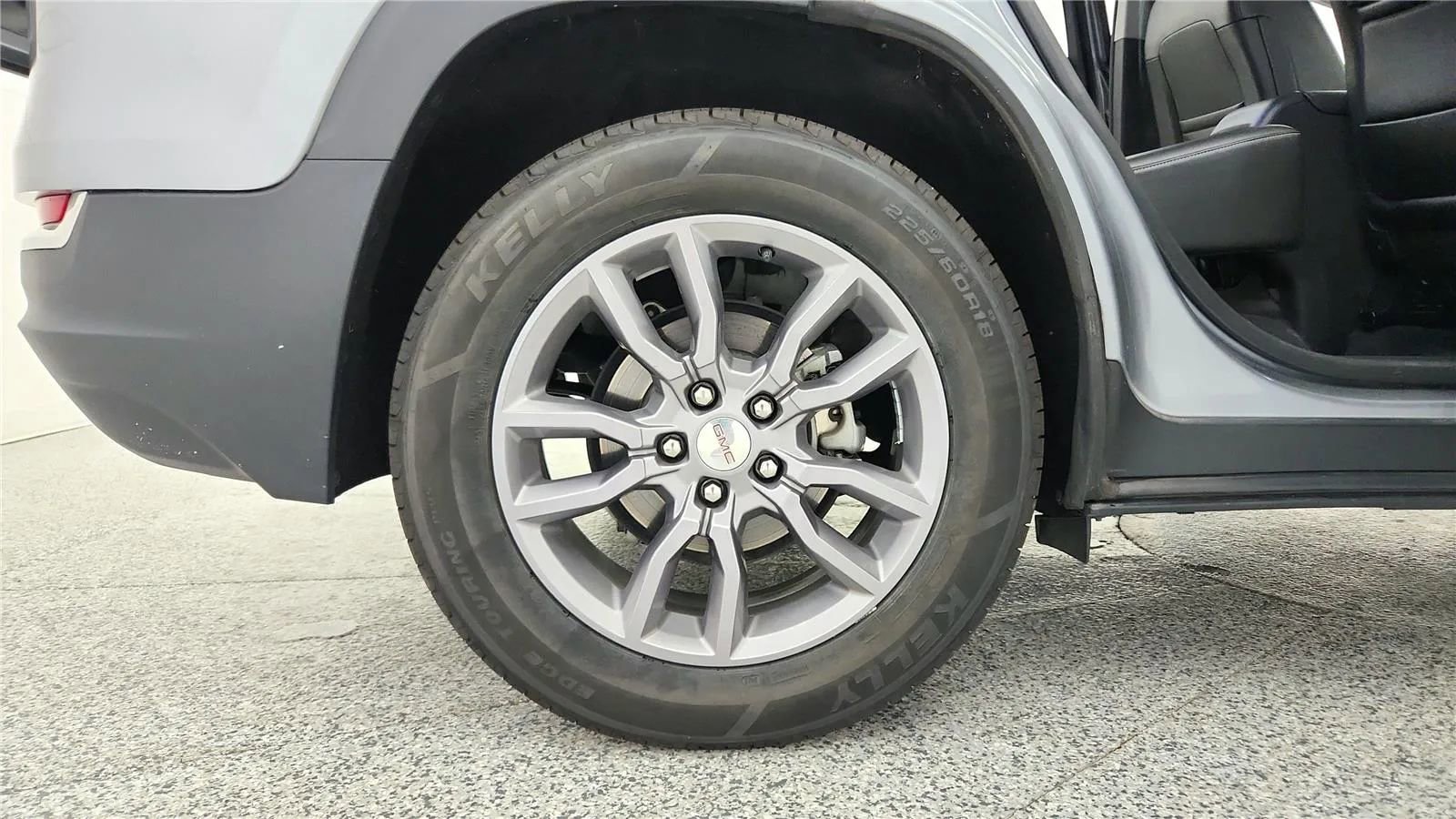 Used 2023 GMC Terrain SLT FWD image 13