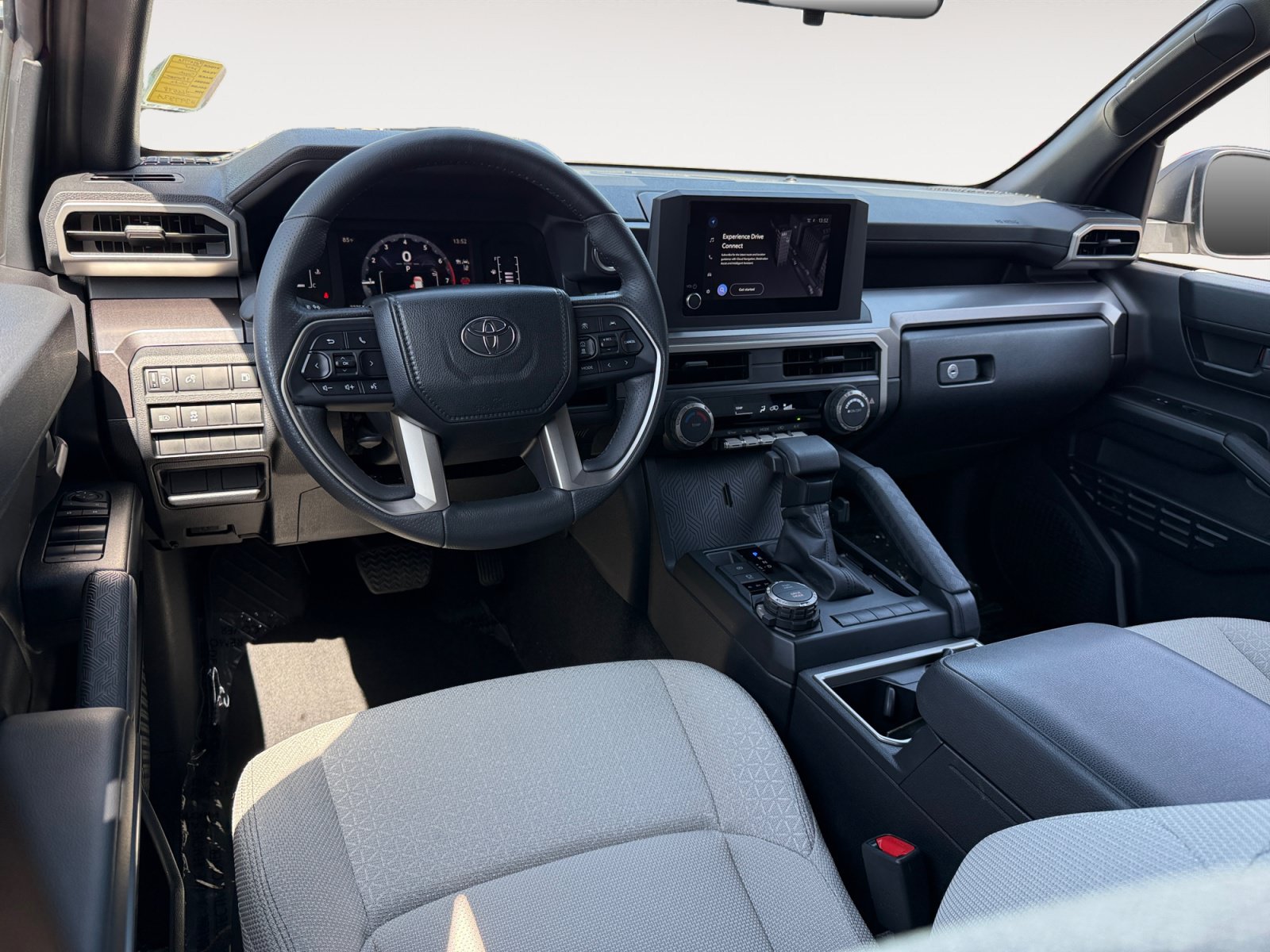 Used 2025 Toyota 4Runner SR5 AWD/4WD image 15