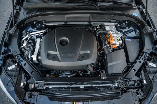 New 2026 Volvo XC60 T8 Plus w/ Protection Package Premier image 18