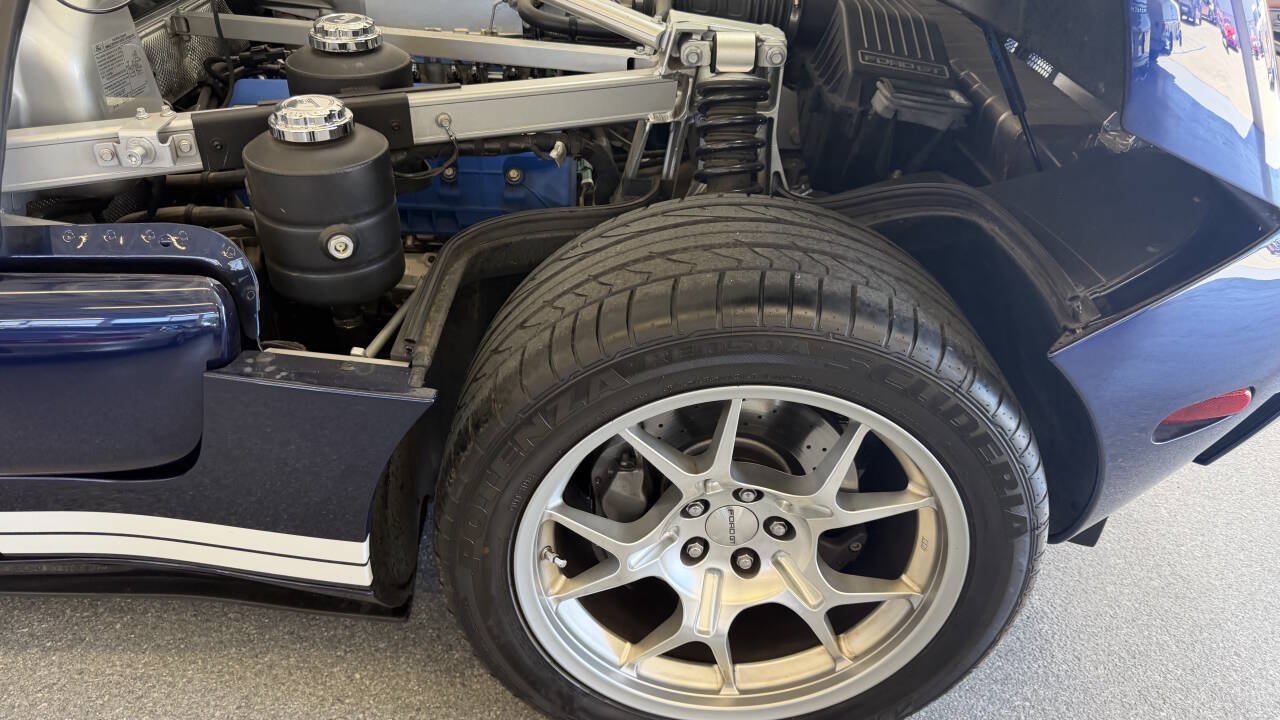Used 2006 Ford GT RWD image 52