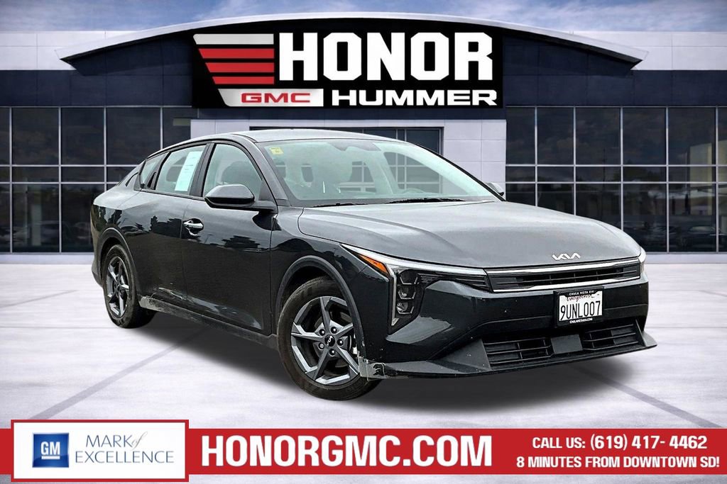 Used 2025 Kia K4 LXS image 1