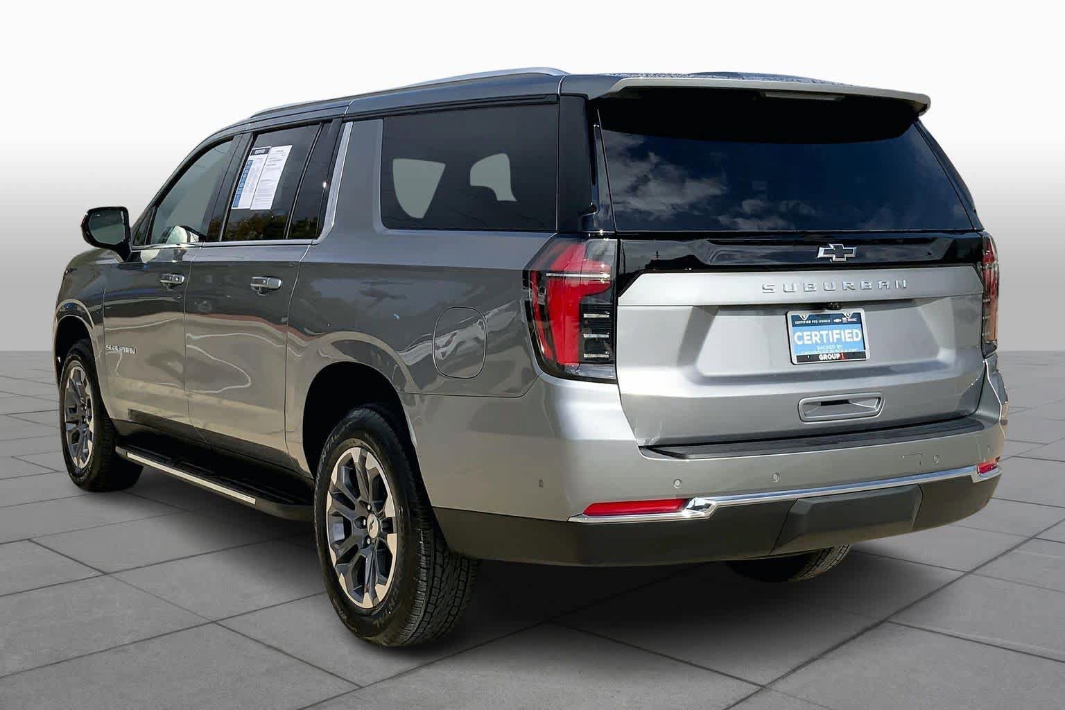Used 2026 Chevrolet Suburban LS image 13