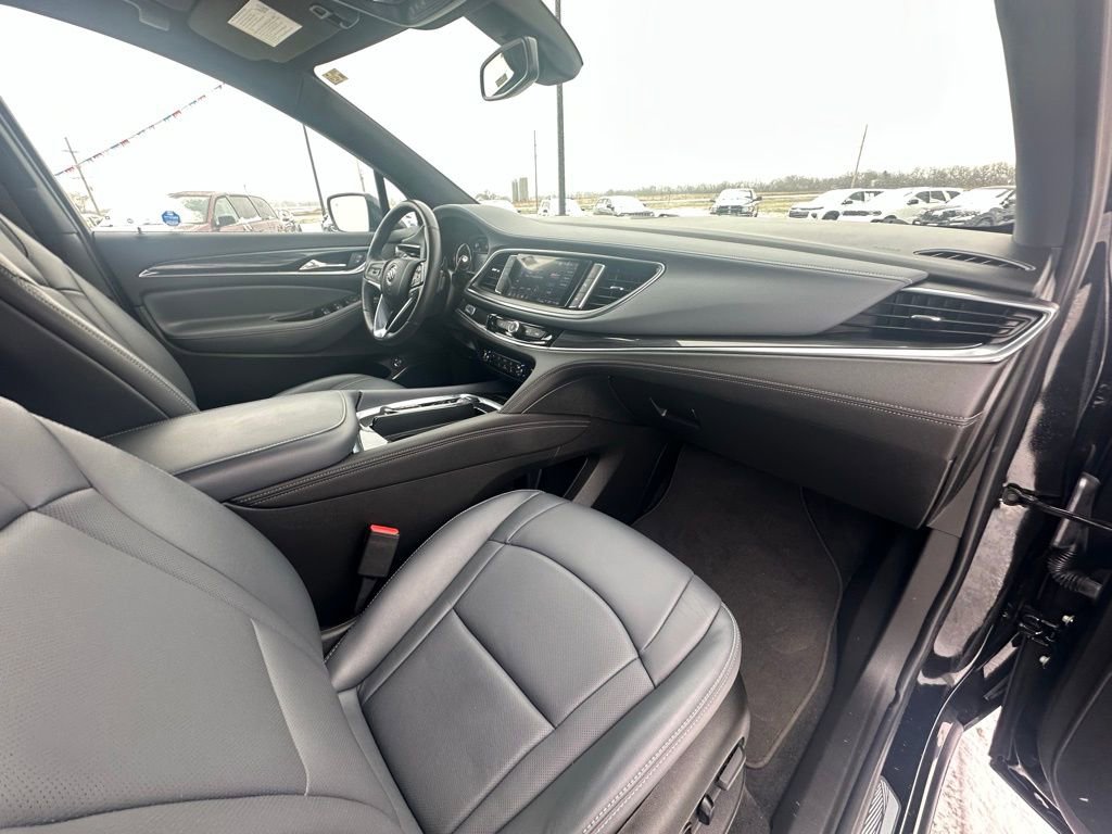 Used 2024 Buick Enclave Essence w/ Sport Touring Edition image 35