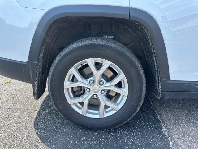 Used 2023 Jeep Grand Cherokee L Limited w/ MOPAR Finishing Package AWD/4WD image 9