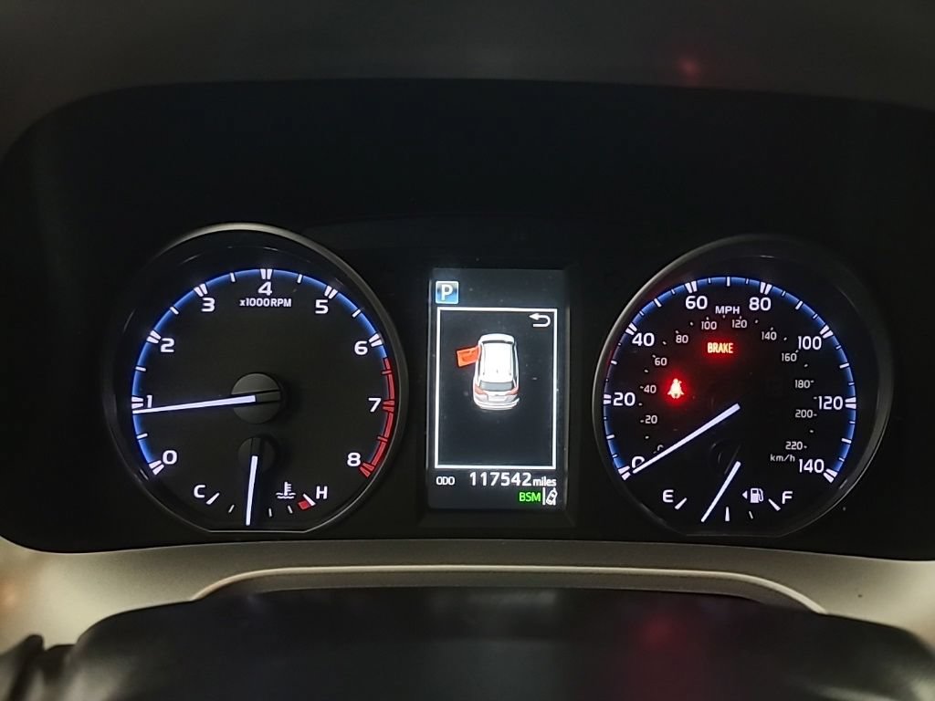 Used 2018 Toyota RAV4 XLE w/ Plus Extra Value Package FWD image 29