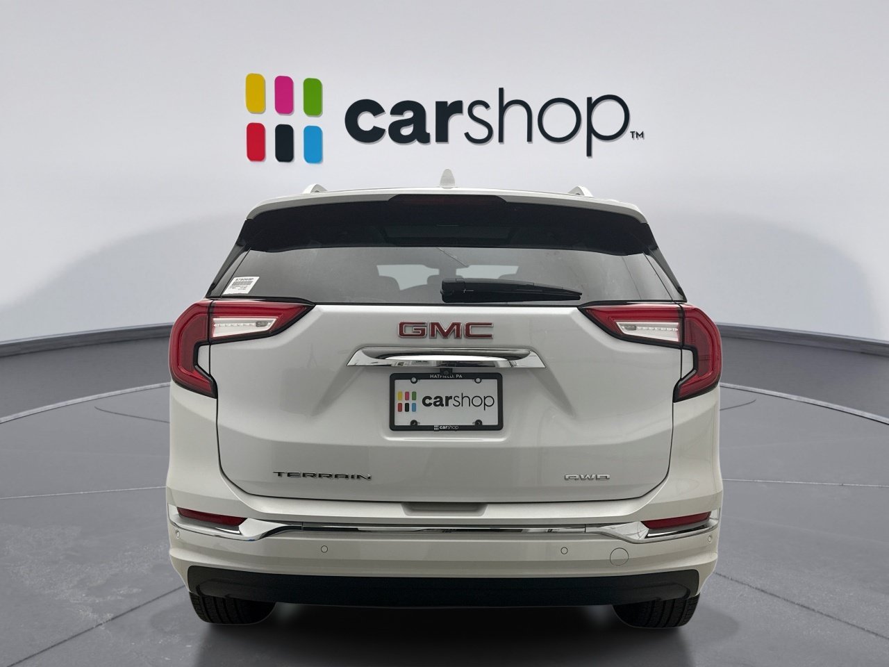 Used 2024 GMC Terrain Denali w/ Denali Premium Package AWD/4WD image 4